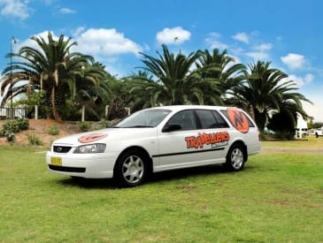 Seitenansicht des Station Wagon von Travellers Autobarn Australien