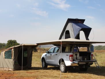 In der Natur mit dem Exclusive Safari Camper O von Avis Afrika