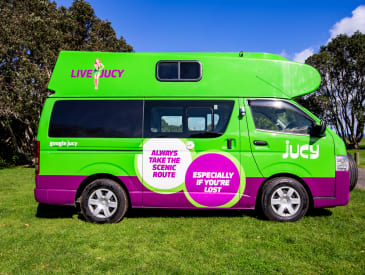 Am Parken mit dem Chaser von Jucy Neuseeland