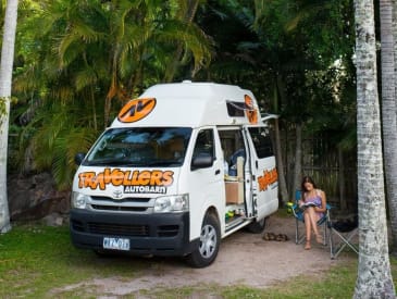 Natur pur vor dem Hitop Campervan von Travellers Autobarn Australien