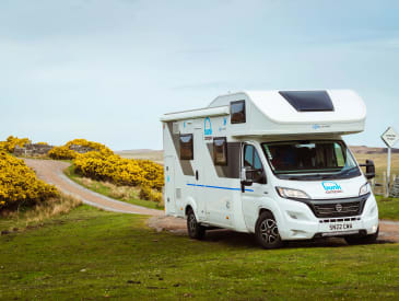 Unterwegs mit Grande Camper von Bunk Großbritannien