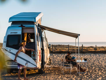 Am Strand entspannen mit dem City First von rent easy Portugal