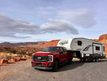 Unterwegs mit dem C6 PickUp + Caravan von Road Camper Amerika