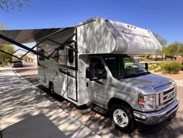 Der C3 Standard 23-25ft von Road Camper Amerika