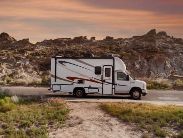 Road Bear Super Van Camper