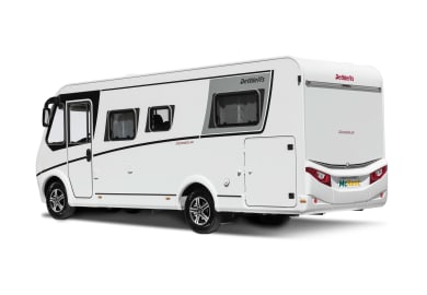 Seiten und Heckansicht im Compact Luxury von McRent Schweden