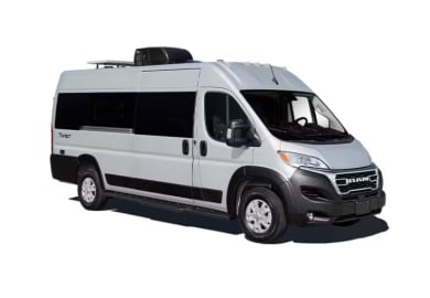 Seiten und Frontansicht des B-Deluxe Wohnmobil von Meridian Kanada