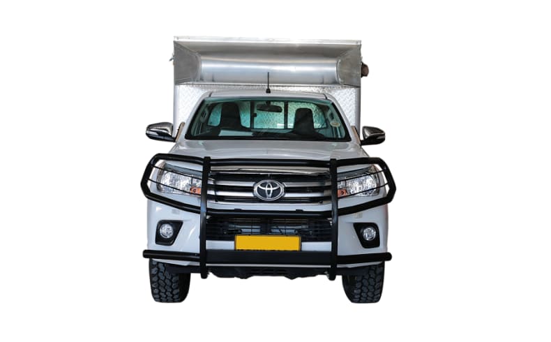 Front Ansicht des Toyota Hilux Bushcamper VKK – Budget von Asco Afrika