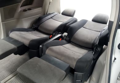 Die Hinteren Sitze in Liegeposition im Station Wagon von Travellers Autobarn Neuseeland