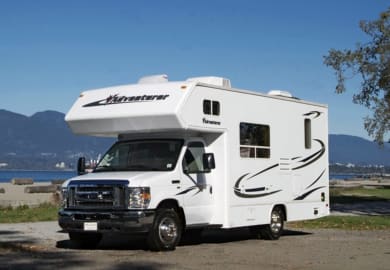Seiten und Frontansicht des C-Medium Wohnmobil von Fraserway RV Kanada