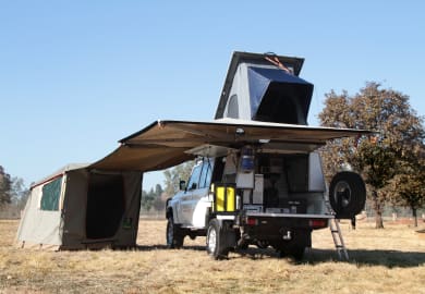 Beim Campen mit dem Luxury Safari Camper C von Avis Afrika