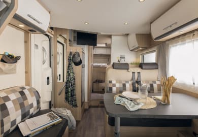 Innenbereich des Comfort Luxury von McRent Vereinigtes Königreich