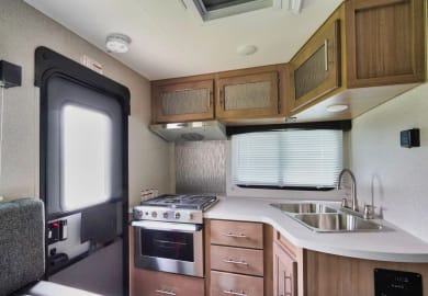 Die Küche im Truck Camper Silver