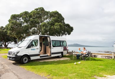 Entspannen vor dem Ultima von Maui Rentals Neuseeland
