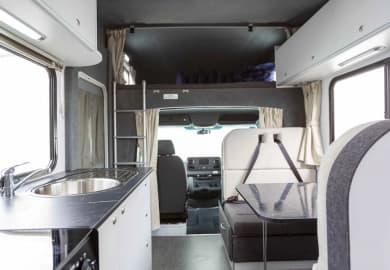 Der Innenbereich im Polaris 6 von Star RV in Australien