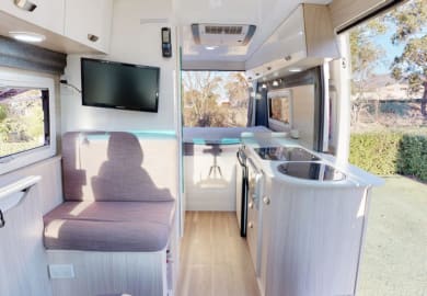 Der Innenraum im GoCheap Tamar Camper in Australien