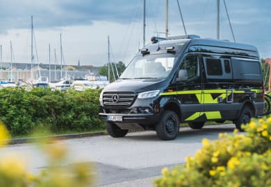 Am Hafen mit dem City Adventure 4x4 von rent easy Deutschland
