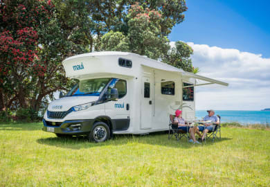 Sonne genießen vor dem Beach von Maui Rentals Neuseeland