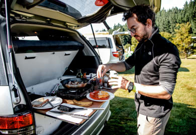 Kochen in dem Beta 2S Camper von Spaceships in Neuseeland
