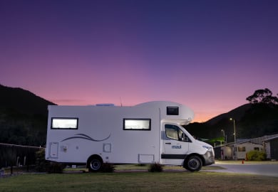 Bei Nacht mit dem Camper River von Maui Australien