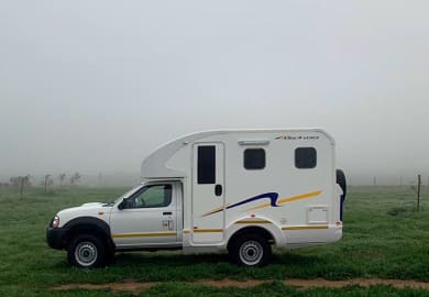 Seitenansicht des Discoverer FunX Budget von Bobo Campers Afrika