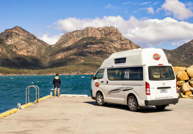 Am Meer mit dem Camper Hitop von Hippie Camper Australien