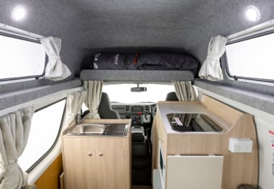 Der Innebbereich im Cheapa Hitop Camper in Australien