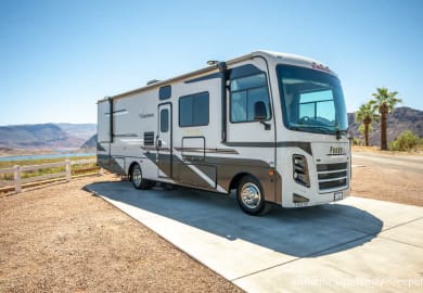 Seitenansicht des Class A Family Sleeper [AF] 31-34ft von El Monte USA