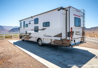 Seitenansicht mit Slideout des Class A Family Sleeper [AF] 31-34ft von El Monte USA