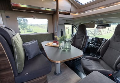 Sitzbereich im Wanderer von Britz Rentals Neuseeland