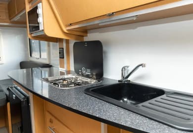 Küche im 4-Bett (M4Bi) von Maui Rentals Afrika