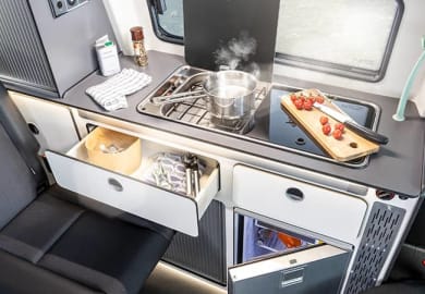 Praktische Küche im GreenCamper M4GC von DRM Deutschland
