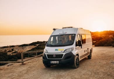 Den Sonnenuntergang genießen mit dem Urban Plus von McRent Finland