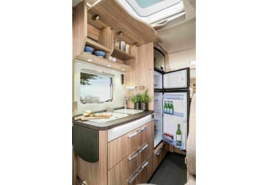 Die moderne Küche des Active First von rent easy Italien