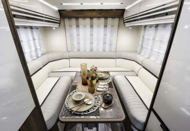 Sitzecke im Europa Camper von Bunk Großbritannien