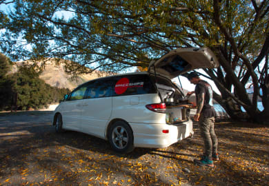 Heckansicht des Beta 2S - SC Camper von Spacehips Neuseeland