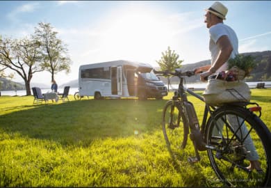 Im Grünen mit dem Comfort Plus von McRent Spanien