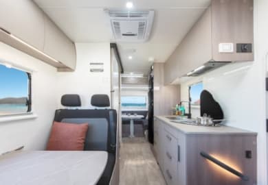 Innenansicht des Quatro von Let´s Go Australien