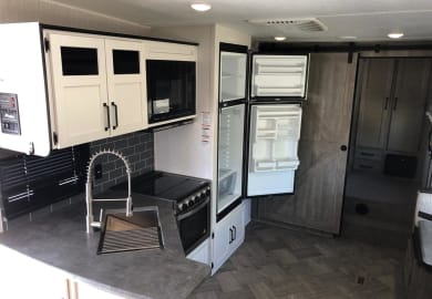 Road Camper C7 PickUp + Caravan