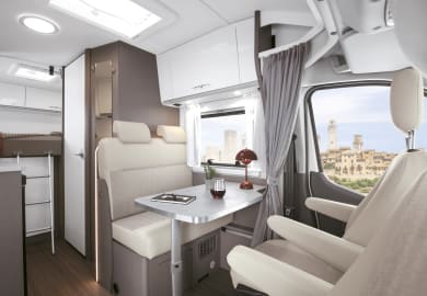 Gemütlicher Essbereich des rent easy Active Classic Griechenland