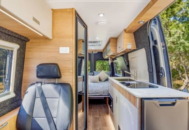 Let's Go Motorhomes Jayco 2 Bett Adventurer