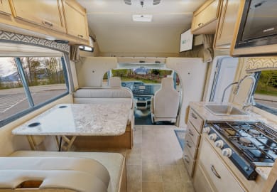 Sitzbereich und Küche im MC4 von GoNorth