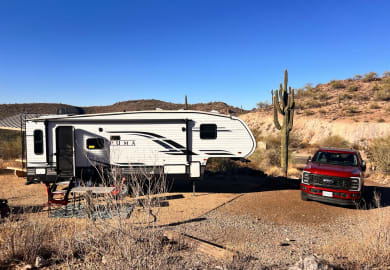 Road Camper 5th Wheel - Pickup+Caravan