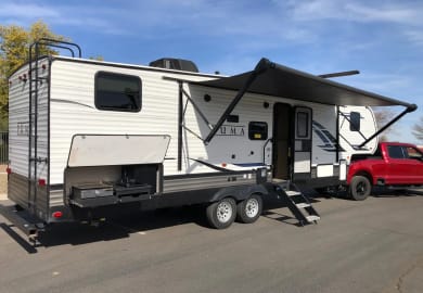 Road Camper 5th Wheel - Pickup+Caravan