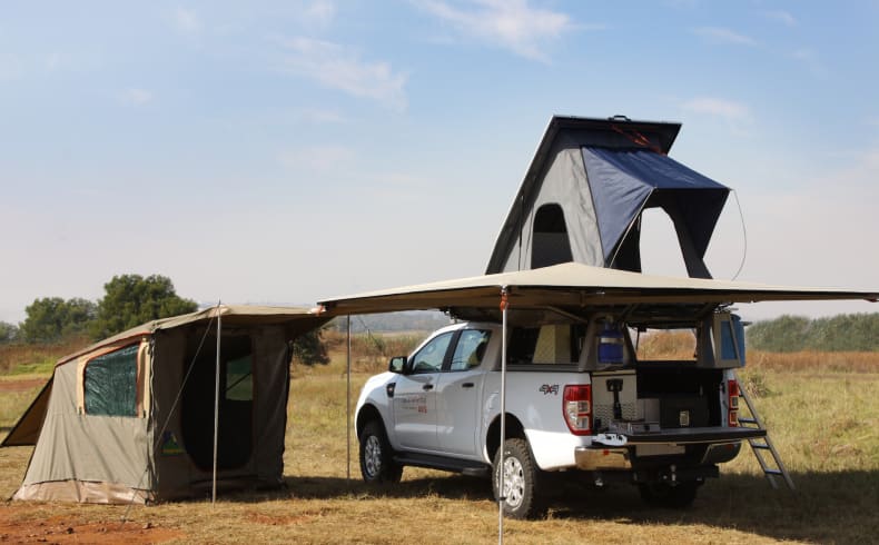 In der Natur mit dem Exclusive Safari Camper O von Avis Afrika