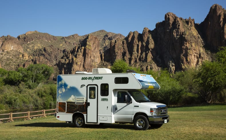 Cruise America C19 Compact