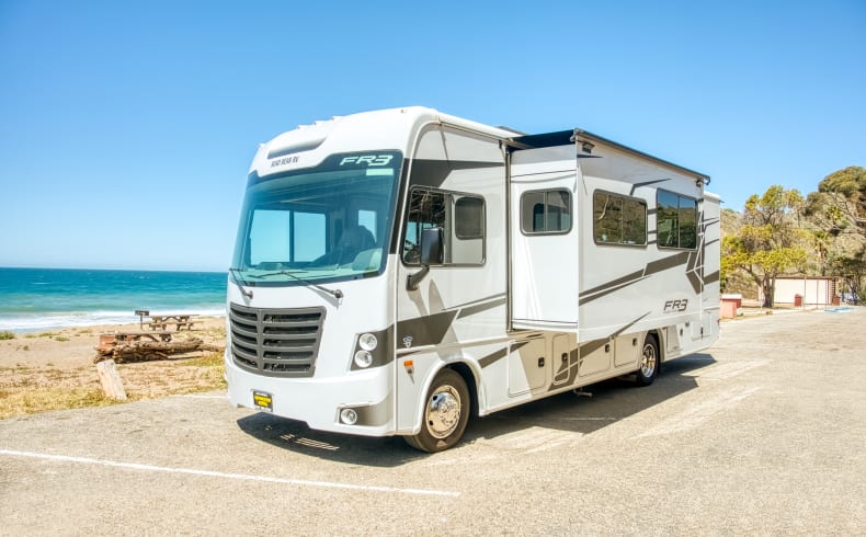 Road Bear RV Class A 30-32 ft