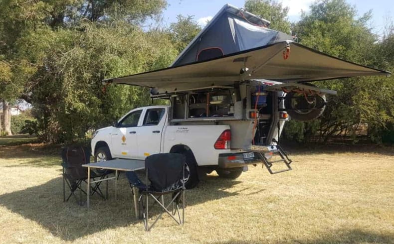 Beim campen mit dem Toyota Hilux Bushcamper (HilCAM) von Bushlore Afrika