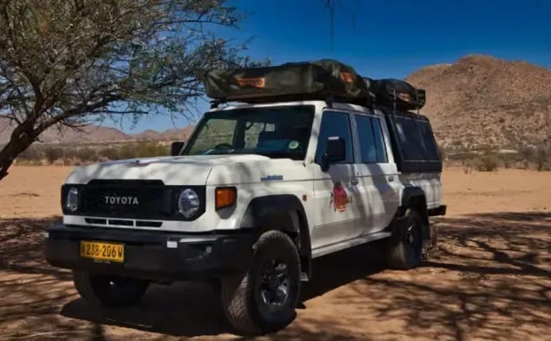 AfriCar Toyota Landcruiser 4x4 CG 4P