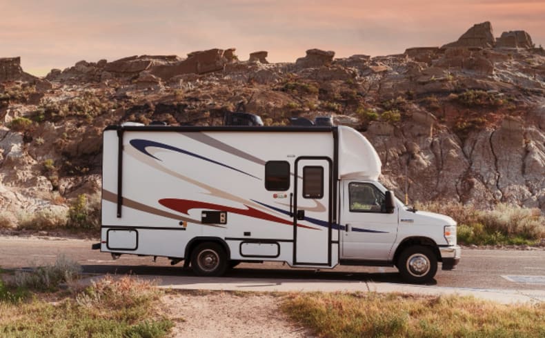 Road Bear RV Super Van Camper